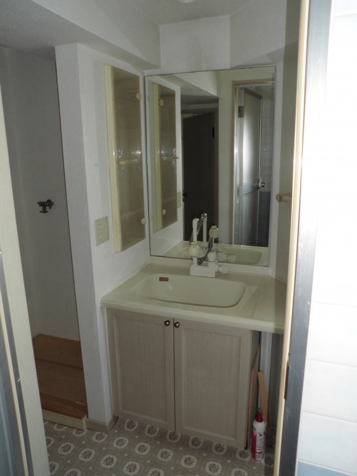 T様邸　洗面所リフォーム
海の見える素敵なマンションのリフォームをご紹介！