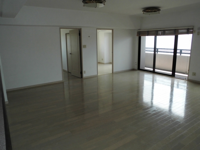 T様邸　床・壁面リフォーム
海の見える素敵なマンションのリフォームをご紹介！