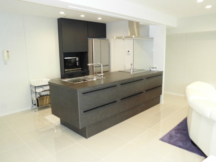 T様邸　キッチンリフォーム
海の見える素敵なマンションのリフォームをご紹介！