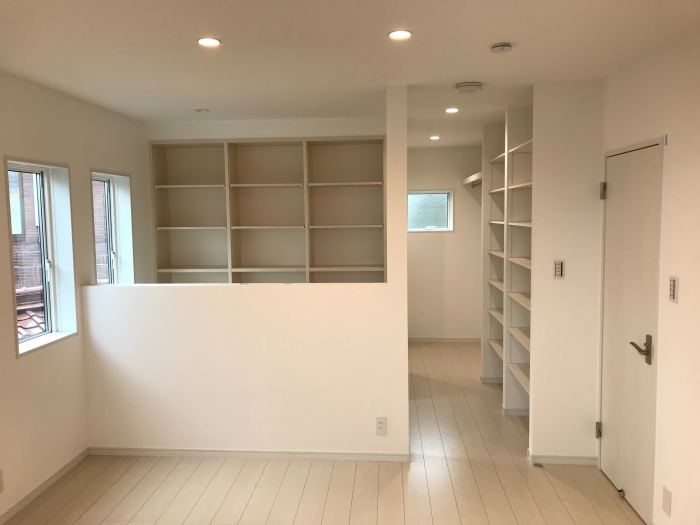 人気の書斎！
ご希望に合わせて造作設置して、お部屋を広く快適に！